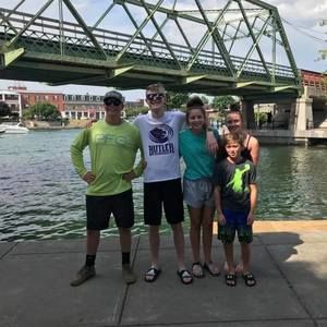 Meet your Posher, Lisa